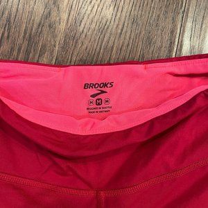 Brooks, size medium, dark red legging